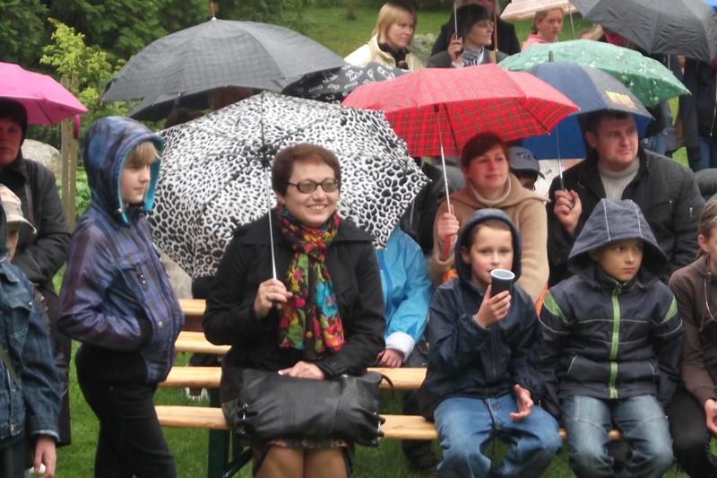 Tarp žiūrovų - Virgina Šukytė