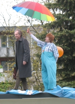 K. Kasparavičius su Karlsonu ant stogo