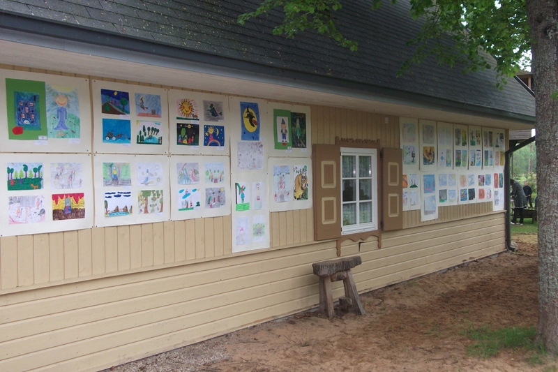 Piešinių lauko galerija