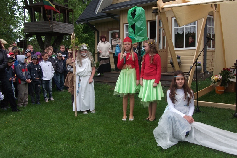 Literatūros, muzikos ir teatro kompozicija