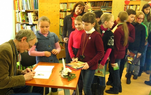 Norinčiųjų gauti K. Kasparavičiaus autografą buvo kelios dešimtys