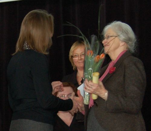 Ramutę Skučaitę apdovanojo Valstybinė kalbos inspekcija. Nuotr. R. Kišūnaitės